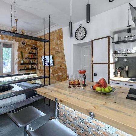 Три Квартала От Оперного-Тихий Лофт-Новый Апарт Odessa Extérieur photo